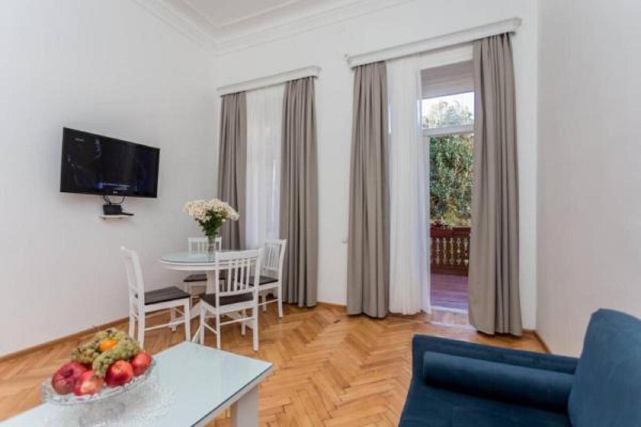 Old Tbilisi Trio Apartments 외부 사진